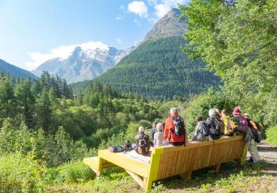 Balade-dégustation à Lanslevillard sur le Chemin du Petit Bonheur, entre France et Italie_Val-Cenis - Pays d'art et d'histoire Balade-dégustation à Lanslevillard sur le Chemin du Petit Bonheur, entre France et Italie_Val-Cenis - Pays d'art et d'histoire